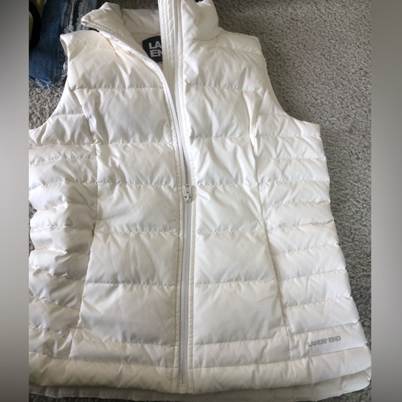 Lands’ End Puffer Vest - Picture 2 of 7
